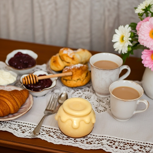 Beeswax Honey Pot - Winnie Style